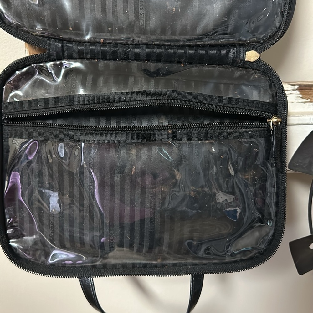 Victoria secret hanging cosmetic bag preowned great condition.Needs a little cl - Picture 5 of 6